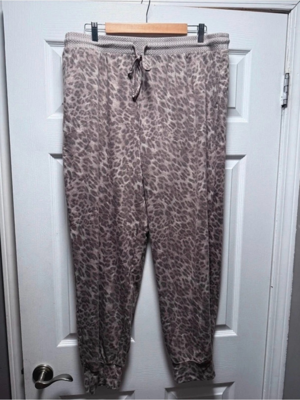 Knox Rose Taupe Leopard-Print Jogger Pants